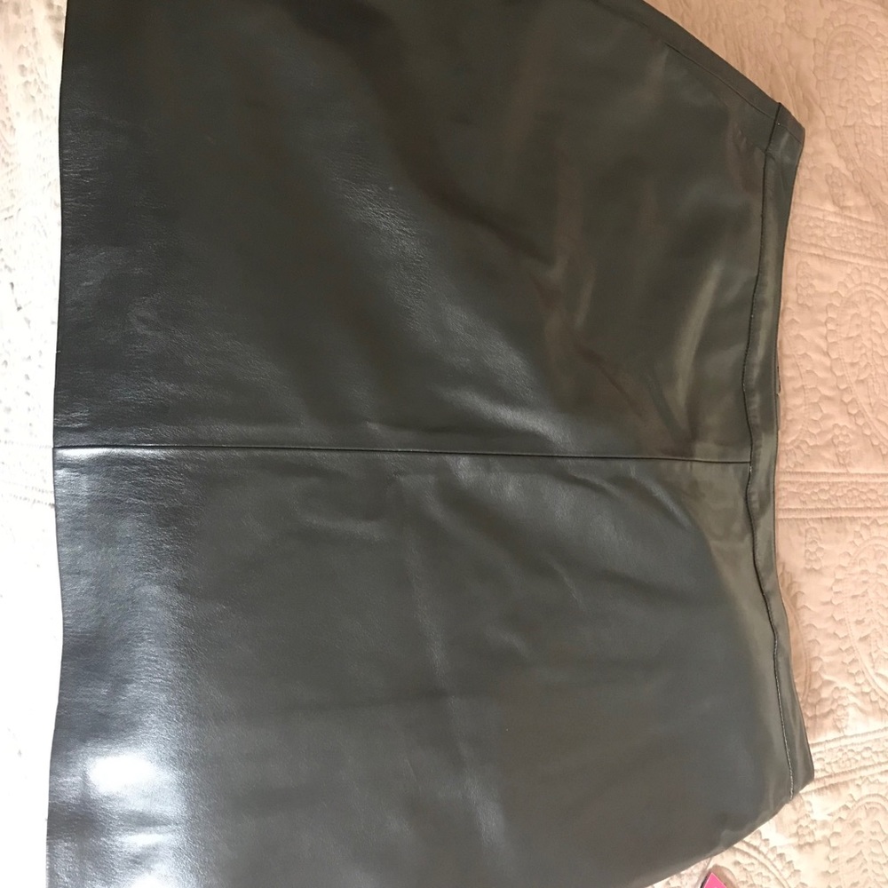 Vince Camuto leather like skirt